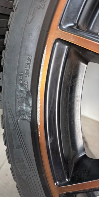LLANTAS CUPRA BROCK CON NEUMÁTICOS