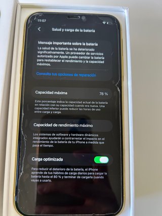 iPhone 11 Amarillo 64GB + Caja Original