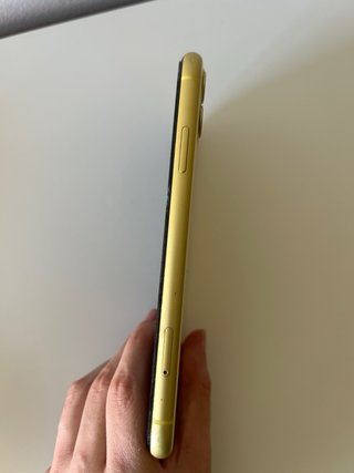iPhone 11 Amarillo 64GB + Caja Original