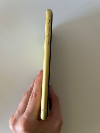 iPhone 11 Amarillo 64GB + Caja Original