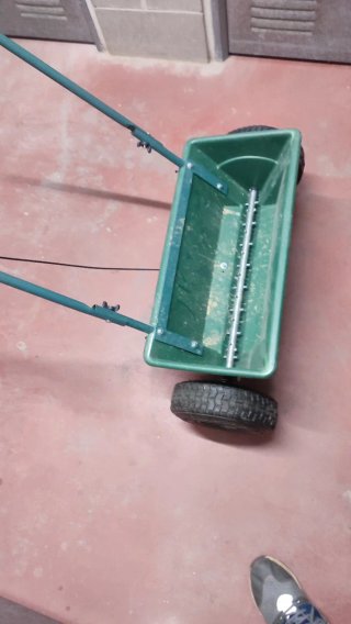 Carro Esparcidor Semillas/Abono