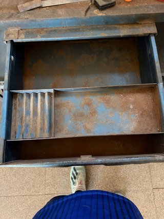 Cajón Hego antiguo con plataforma movible