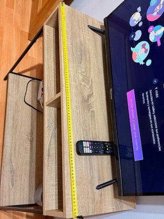 Mesa de madera. Mesa soporte o tv