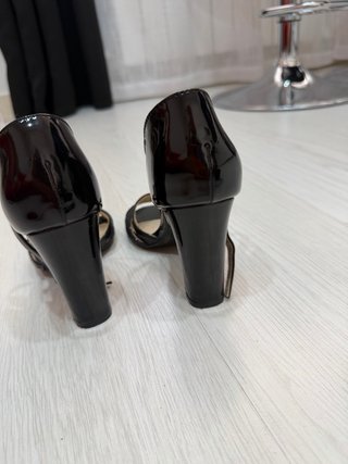 Sandalias de tacón negras
