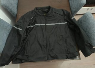 Chaqueta de moto negra