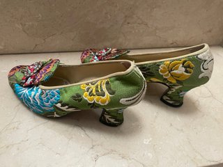 Zapatos de fallera