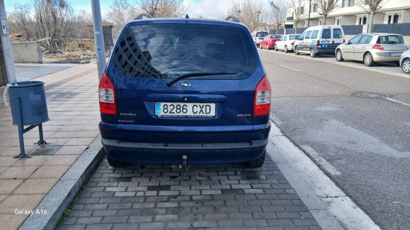 Opel Zafira 2004 - foto 1