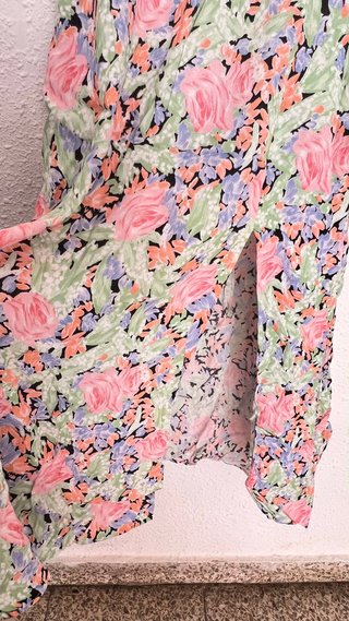 Vestido Zara midi flores talla S - escote cuadrado