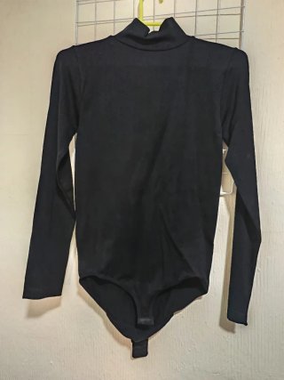 Body negro cuello alto manga larga