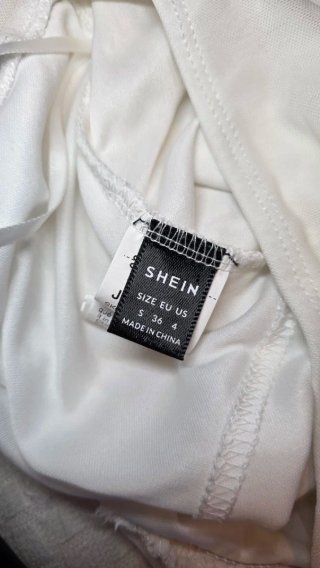 Blusa Shein blanca fruncida talla S
