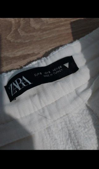 Pantalón corto Zara blanco roto