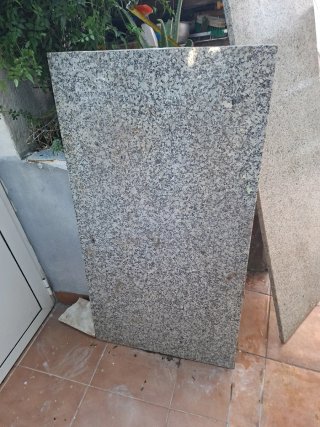 Plancha de granito 2cm 0.61x1.14m
