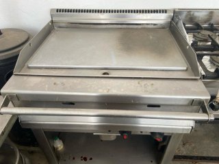 Plancha de gas industrial Jemi 80x70x85 cms