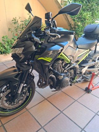 Kawasaki Z900E 2022 Negra/verde