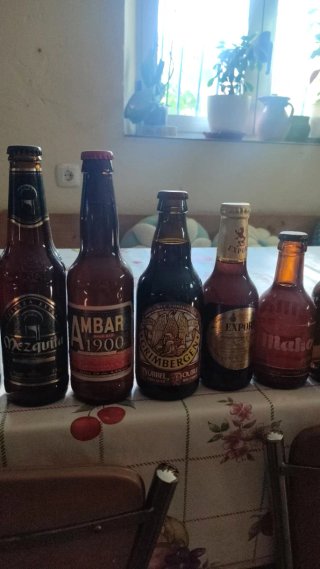 Bottiglie di birra antiche Paulaner, Orval