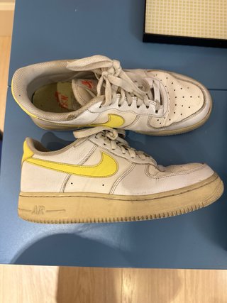 Nike Air Force 1 Blancas y Amarillas