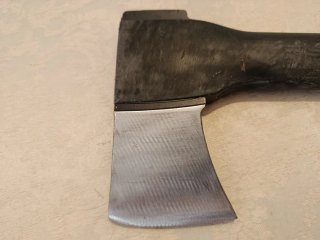 Hacha FISKARS finlandesa original con funda
