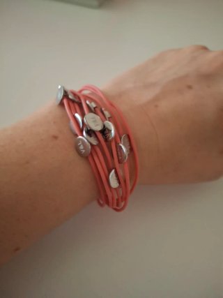 Conjunto Pulsera y Pendientes V&L. Color rosa.