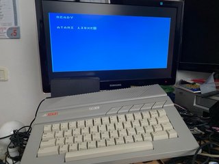Atari 130XE con scatola e manuali