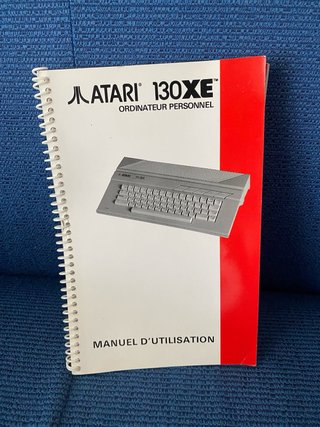 Atari 130XE con scatola e manuali