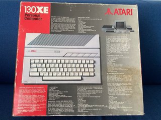 Atari 130XE con scatola e manuali