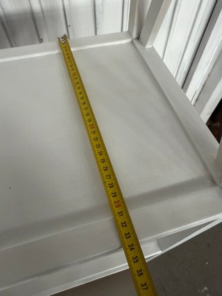 Estantería de madera maciza blanca