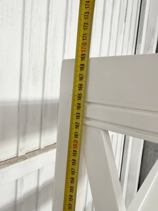 Estantería de madera maciza blanca