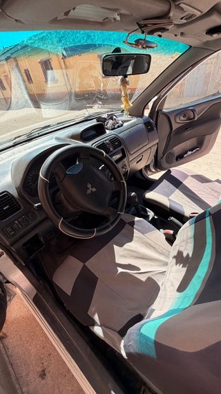 Mitsubishi Space Star 2004