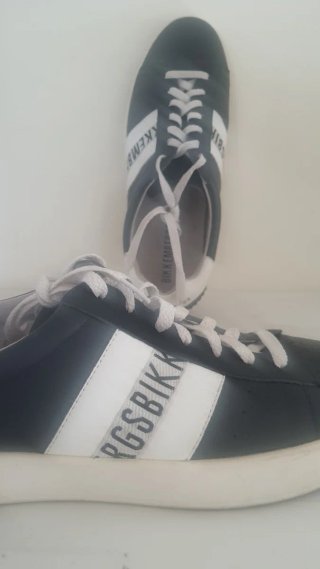 Deportivas Bikkembergs Negras y Blancas