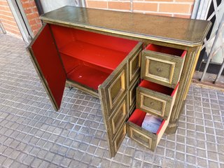 Recibidor madera dorado y verde