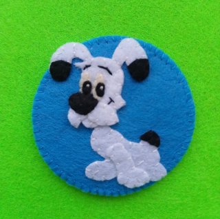 Broche fieltro hecho a mano