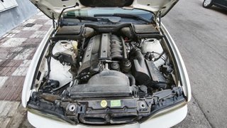 BMW 523i E39 Manual