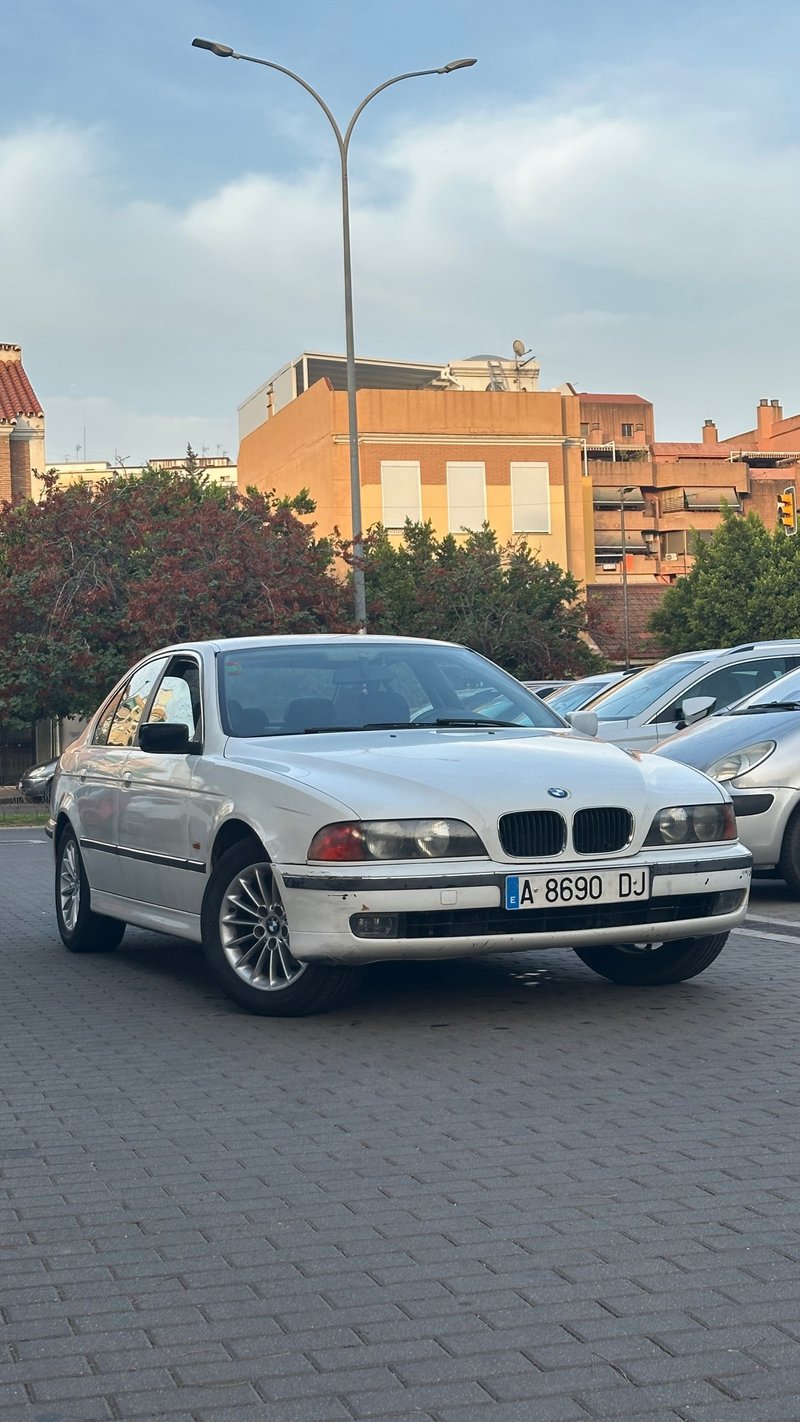 BMW 523i E39 Manual - foto 1