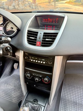 Peugeot 207 2012 Diesel / ITV recien pasada