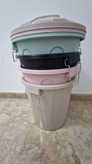 Conjunto 5 Contenedores Barril con Tapa