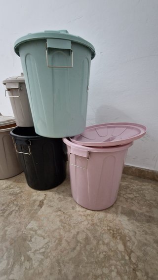 Conjunto 5 Contenedores Barril con Tapa