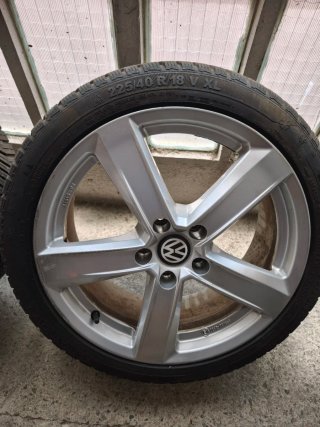 Llantas 18" grupo VAG + Neumáticos 225/40R18