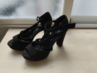 Zapatos de tacón negros