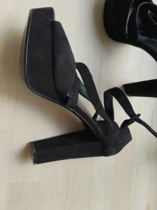 Zapatos de tacón negros