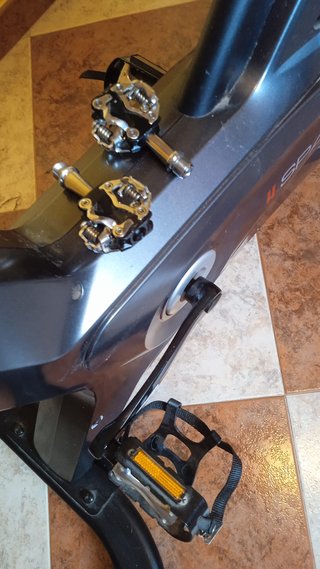 Bicicleta Spinning Salter Space con calas/ pedales