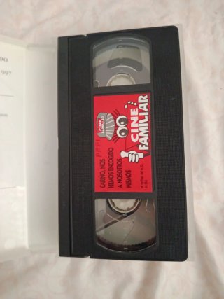 VHS Cariño, Nos Hemos Encogido A Nosotros Mismos