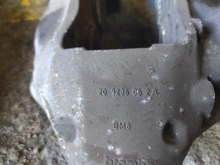 Juego de pinzas de freno delanteras 20923605 y_587