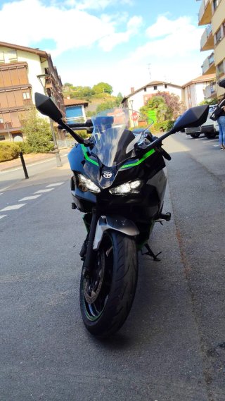 Kawasaki Ninja 7 Hybrid Verde/Plata