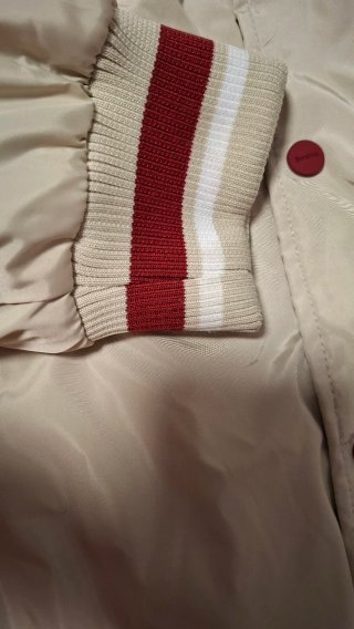 Cazadora Bershka Talla XL Beige y Roja