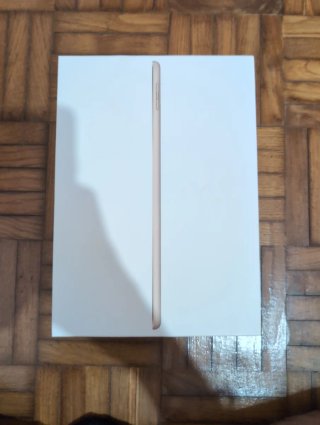 iPad 5ta Gen 128GB Dorado + Caja y Case protector