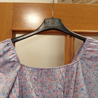 Blusa floral con fruncido talla L