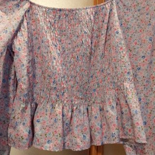 Blusa floral con fruncido talla L