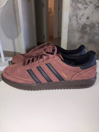 Zapatillas Adidas Marrones y Negras