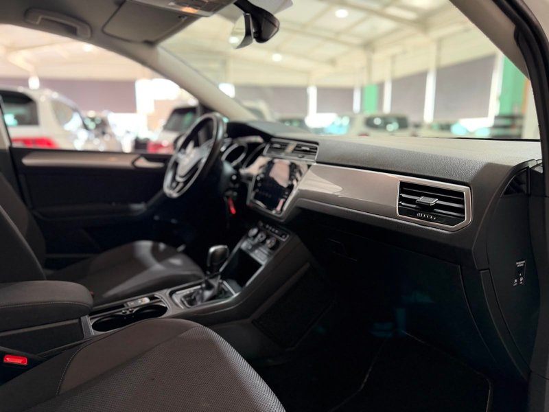 Volkswagen Touran 2.0 TDI Business & Navi DSG 2021, foto 16