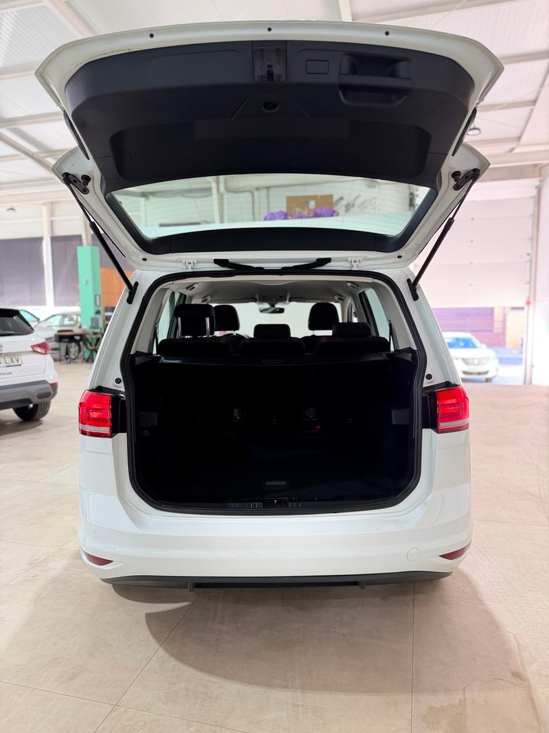 Volkswagen Touran 2.0 TDI Business & Navi DSG 2021, foto 20